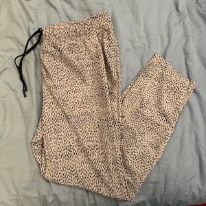 Lululemon Step Lively Crop - Dottie Dash Grain print